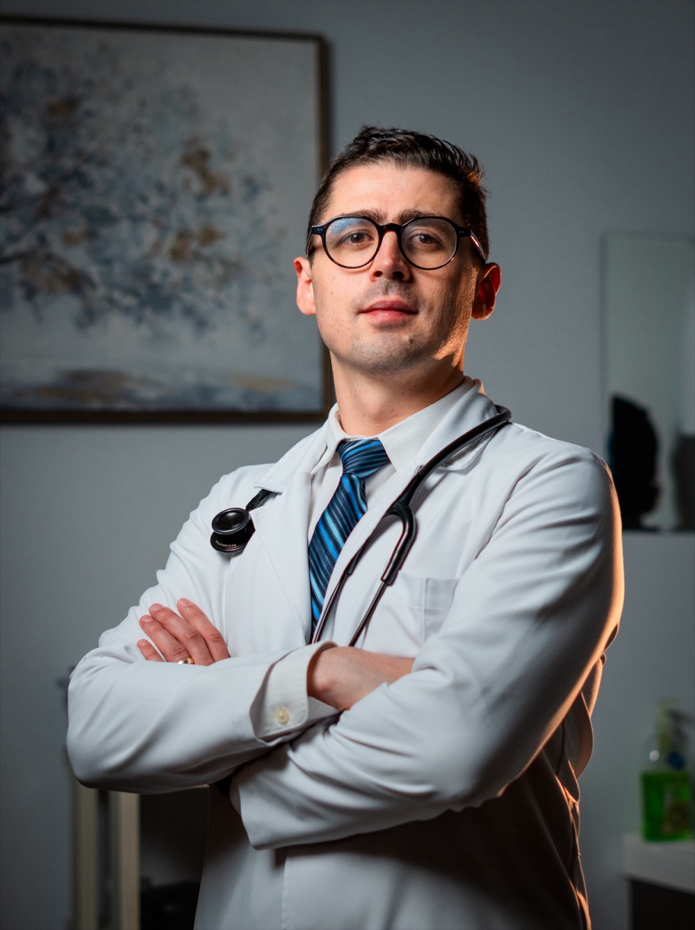 Dr. Leonardo González, otorrinolaringólogo en CDMX